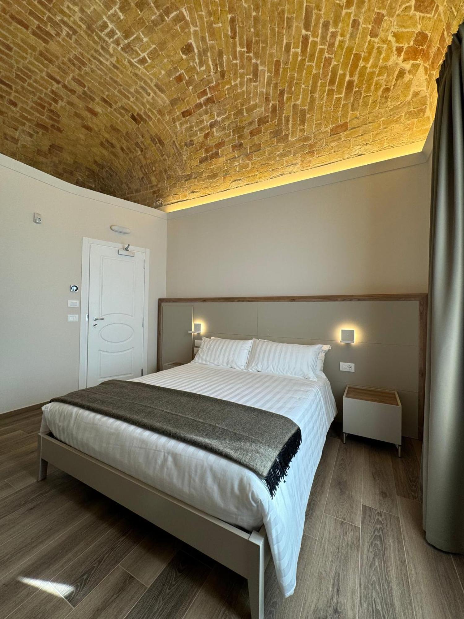 B&B Palazzo Croghan Torre Maggiore Kültér fotó